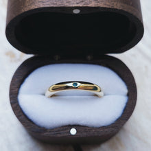 Load image into Gallery viewer, OCEAN Wedding Ring - One to Seven Round Sea Glass in Gold, Platinum or Silver