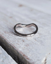 Load image into Gallery viewer, Handmade wedding ring that features sea glass set within the contour, crafted in 18ct gold.
