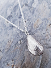 Load image into Gallery viewer, Sterling silver mussel shell necklace with incredible realistic detail.
