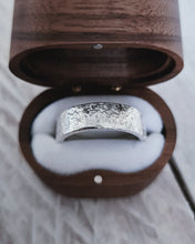 Load image into Gallery viewer, Porthleven Storm handmade Cornish mens wedding ring with a hammered texture.
